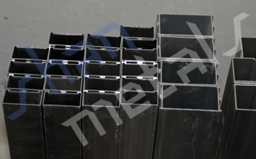 Aluminium Partition Section